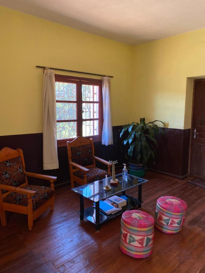 Lycee Picot De Cloriviere Dont Les Revenus Financent L'Education Des Eleves Apartment อันต์ซิราเบ ภายนอก รูปภาพ